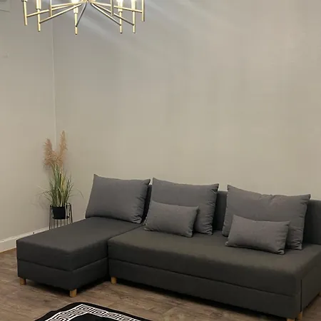 Toyen House-gronland Bussterminal * Oslo